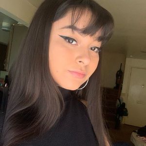 Meet your Posher, Taceana